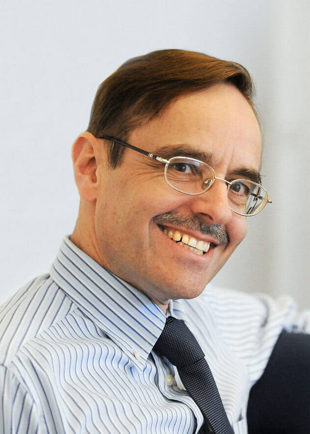 Dr. Thomas Paul Reinhart Dr. Thomas Paul Reinhart